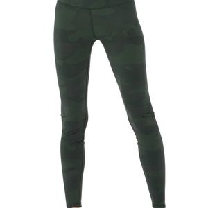 Alo Yoga vapor legging green camo